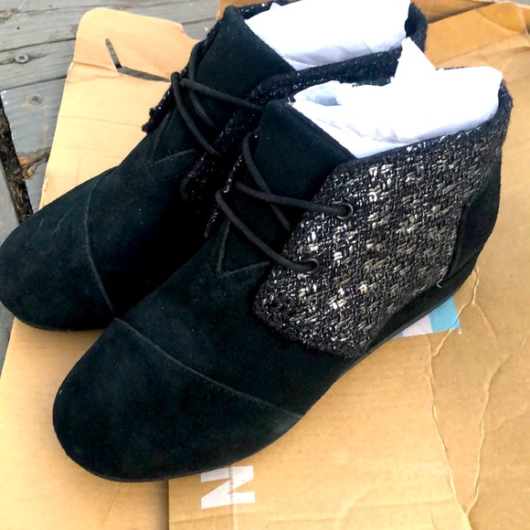 Brand New size 3 Toms boots - Picture 1 of 4
